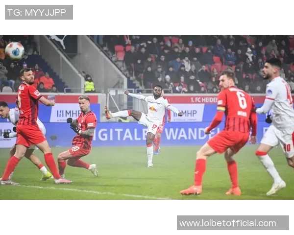 德甲惊天冷门莱比锡狂胜那不勒斯四球引爆全场激情